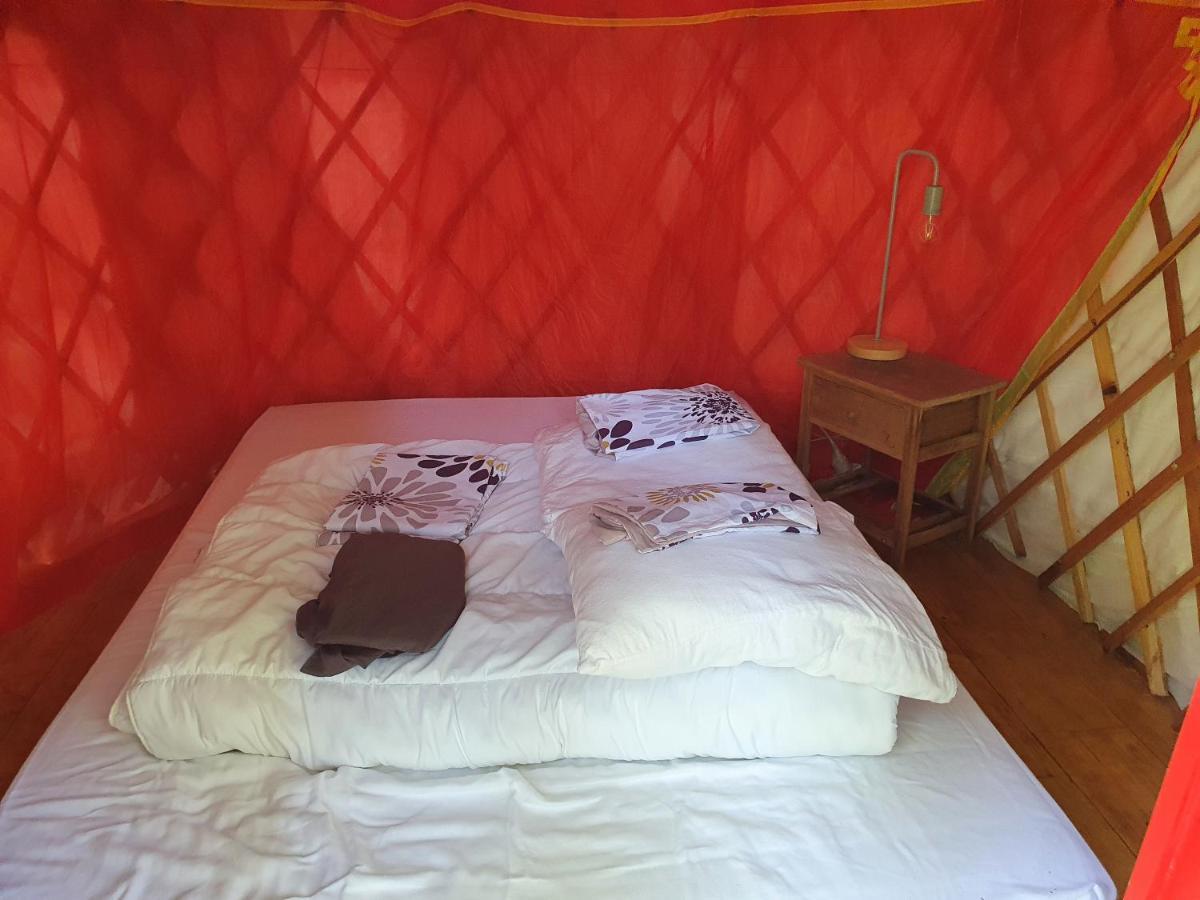 Hotel L'Alternatif Huriel Zewnętrze zdjęcie