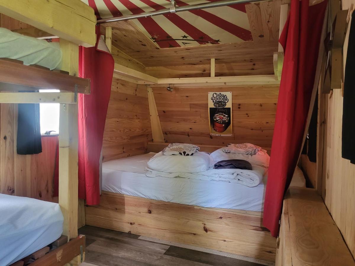 Hotel L'Alternatif Huriel Zewnętrze zdjęcie