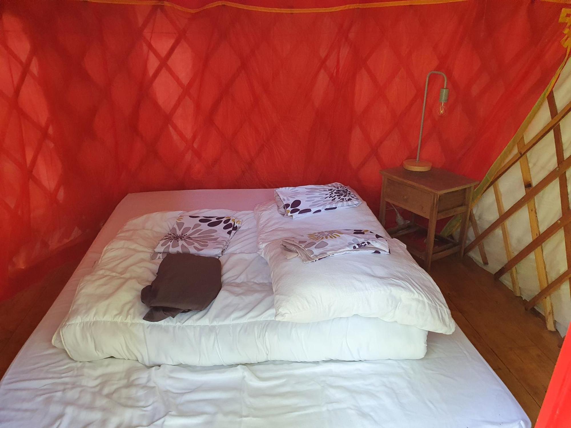 Hotel L'Alternatif Huriel Zewnętrze zdjęcie